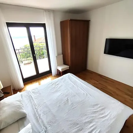 Seaview Apartment *